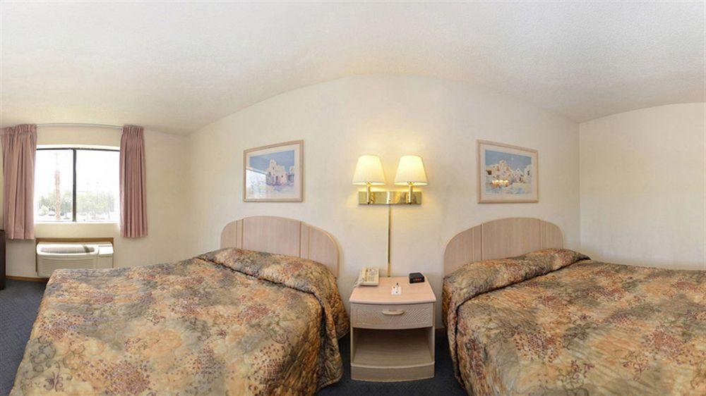 Super 8 By Wyndham Yuma Hotel Екстериор снимка