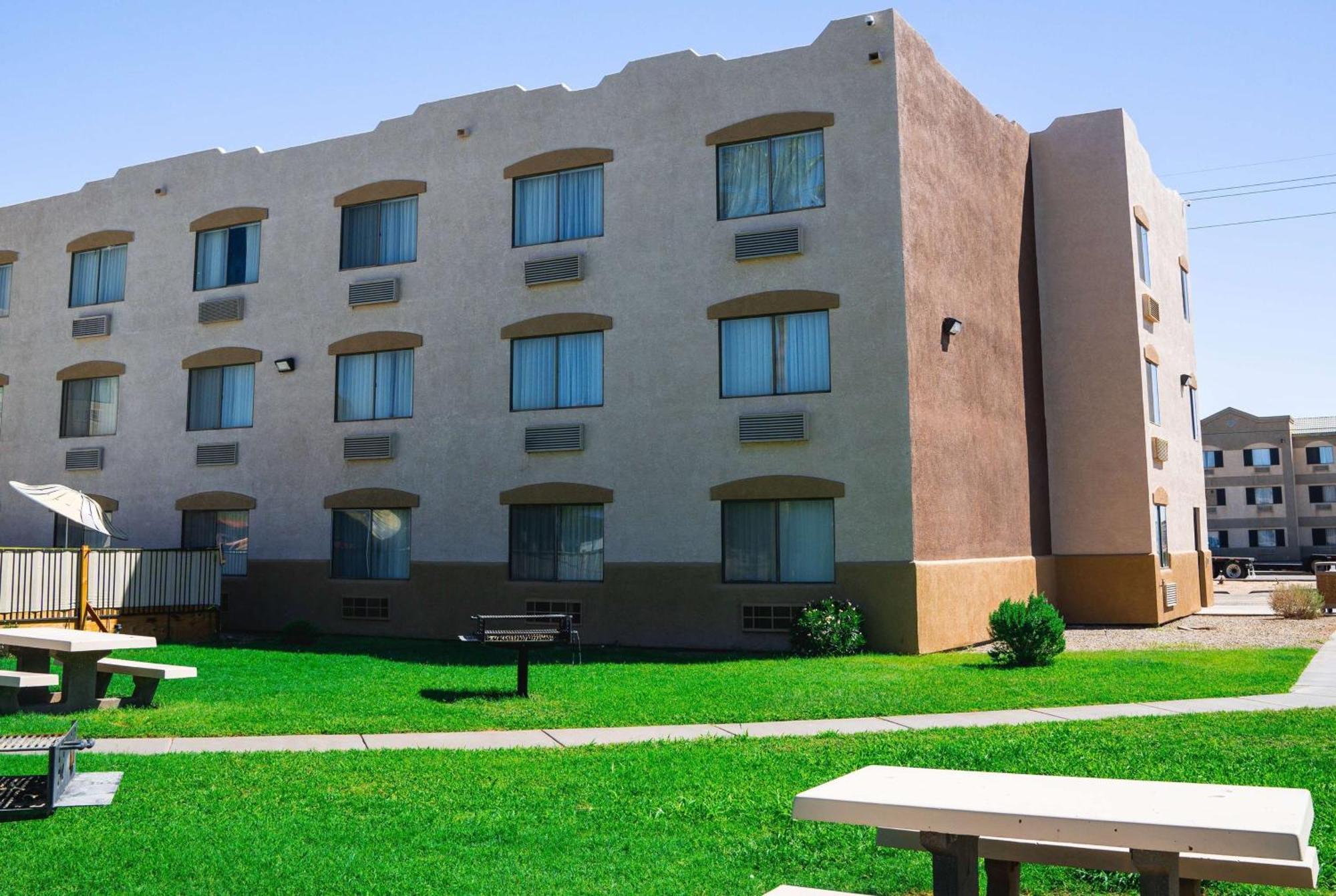 Super 8 By Wyndham Yuma Hotel Екстериор снимка