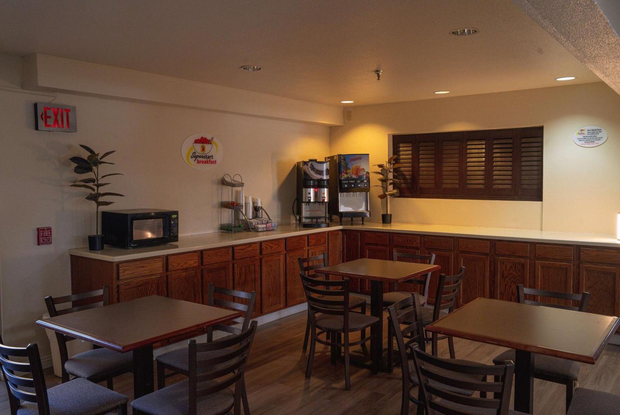 Super 8 By Wyndham Yuma Hotel Екстериор снимка