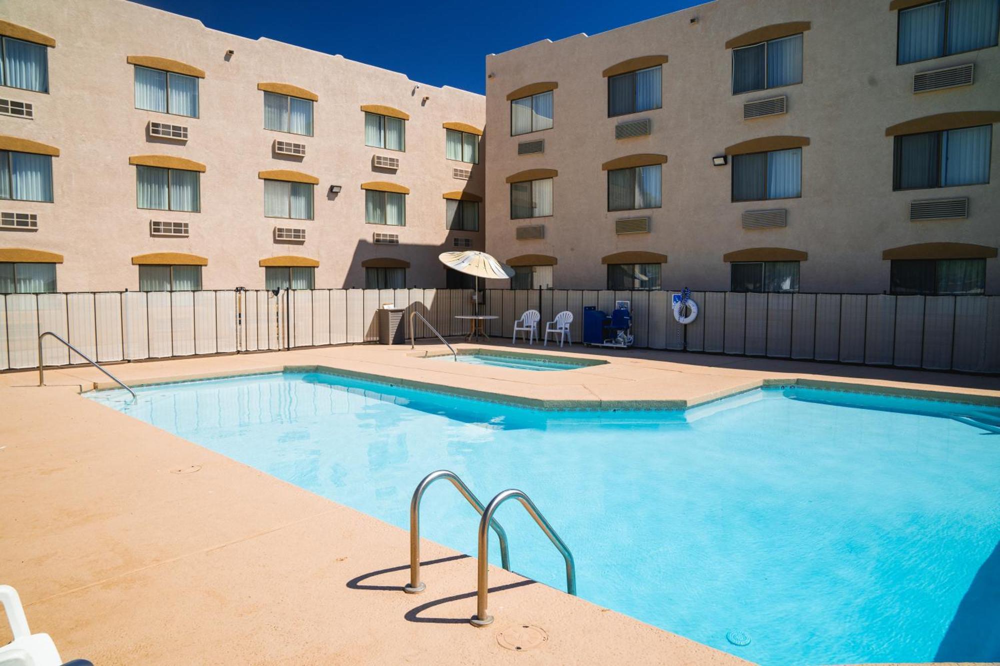 Super 8 By Wyndham Yuma Hotel Екстериор снимка