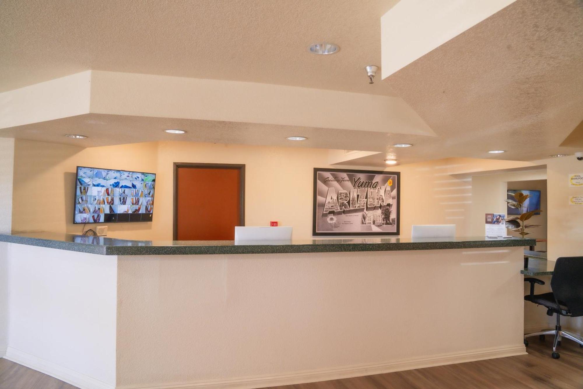 Super 8 By Wyndham Yuma Hotel Екстериор снимка