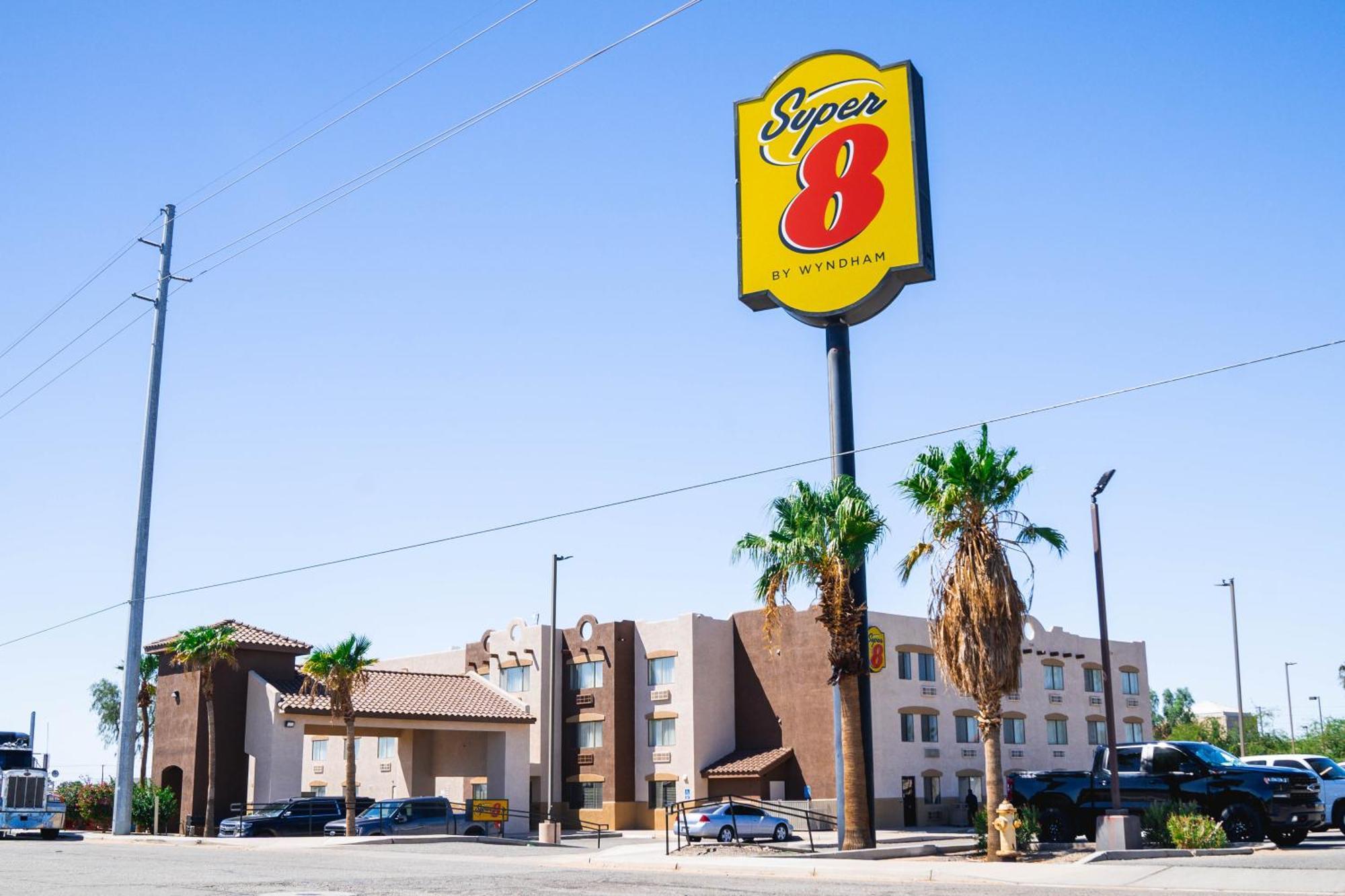 Super 8 By Wyndham Yuma Hotel Екстериор снимка