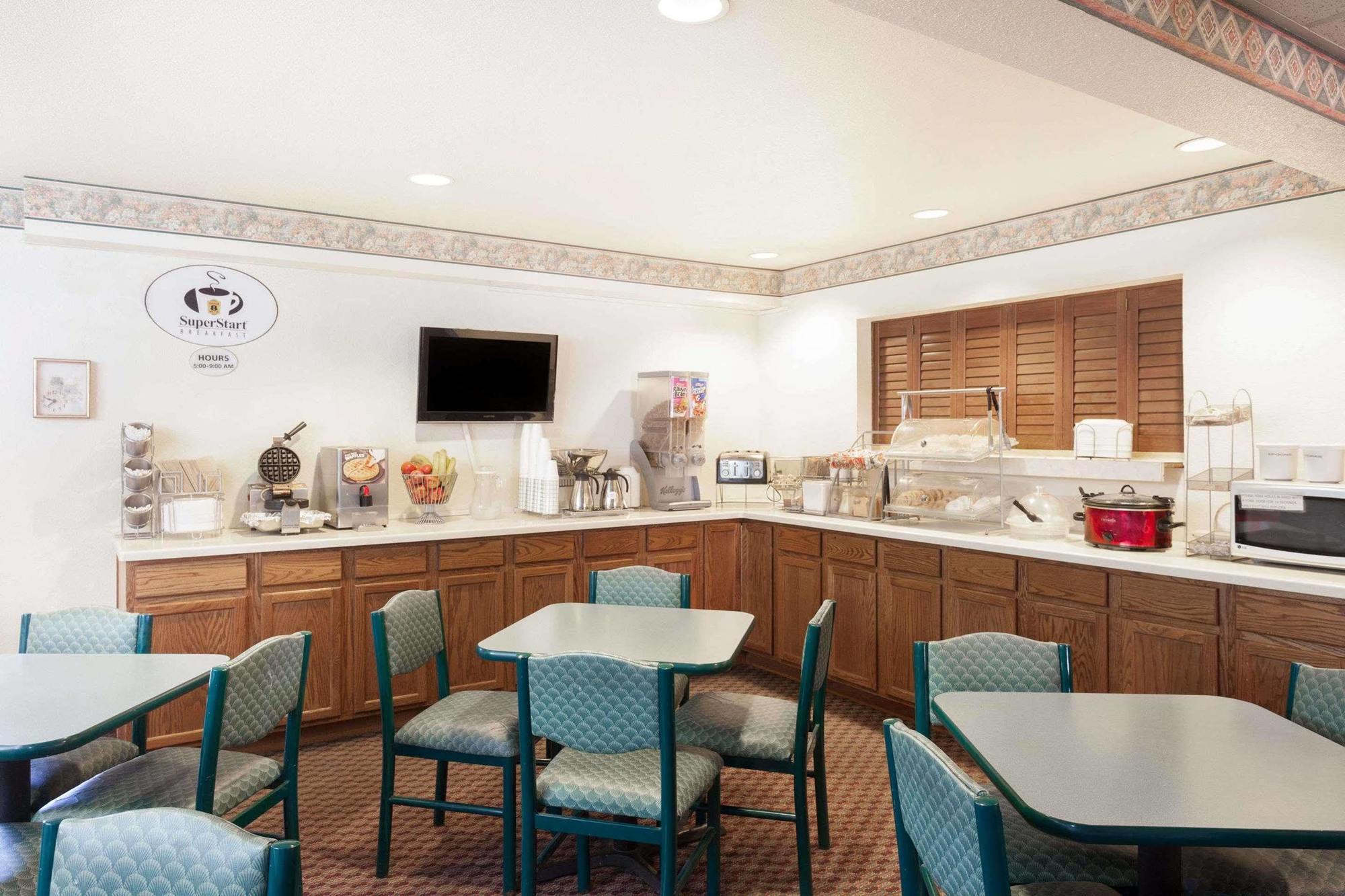 Super 8 By Wyndham Yuma Hotel Екстериор снимка